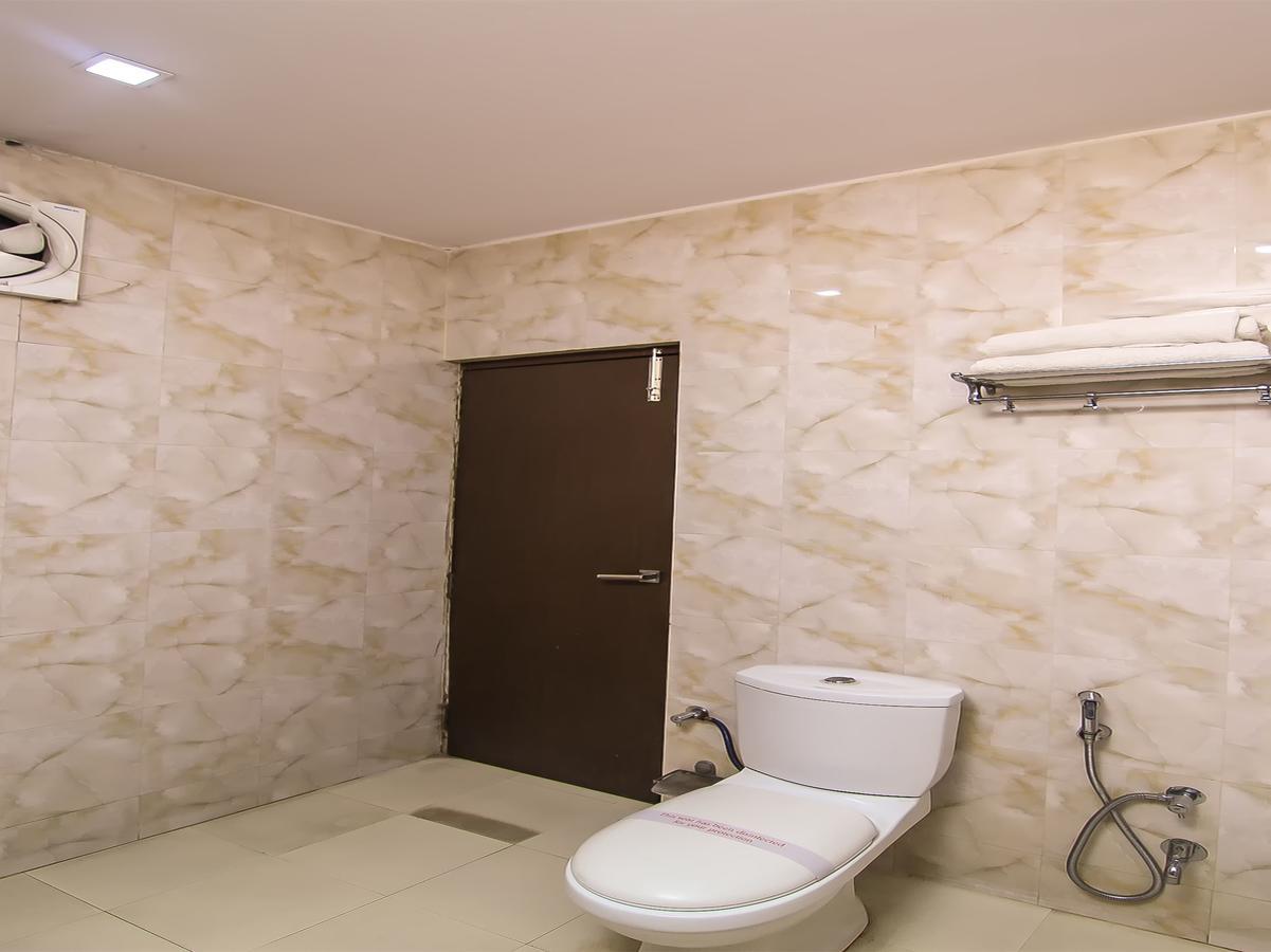 Oyo 1358 Hotel Crossroad Hotel 3*