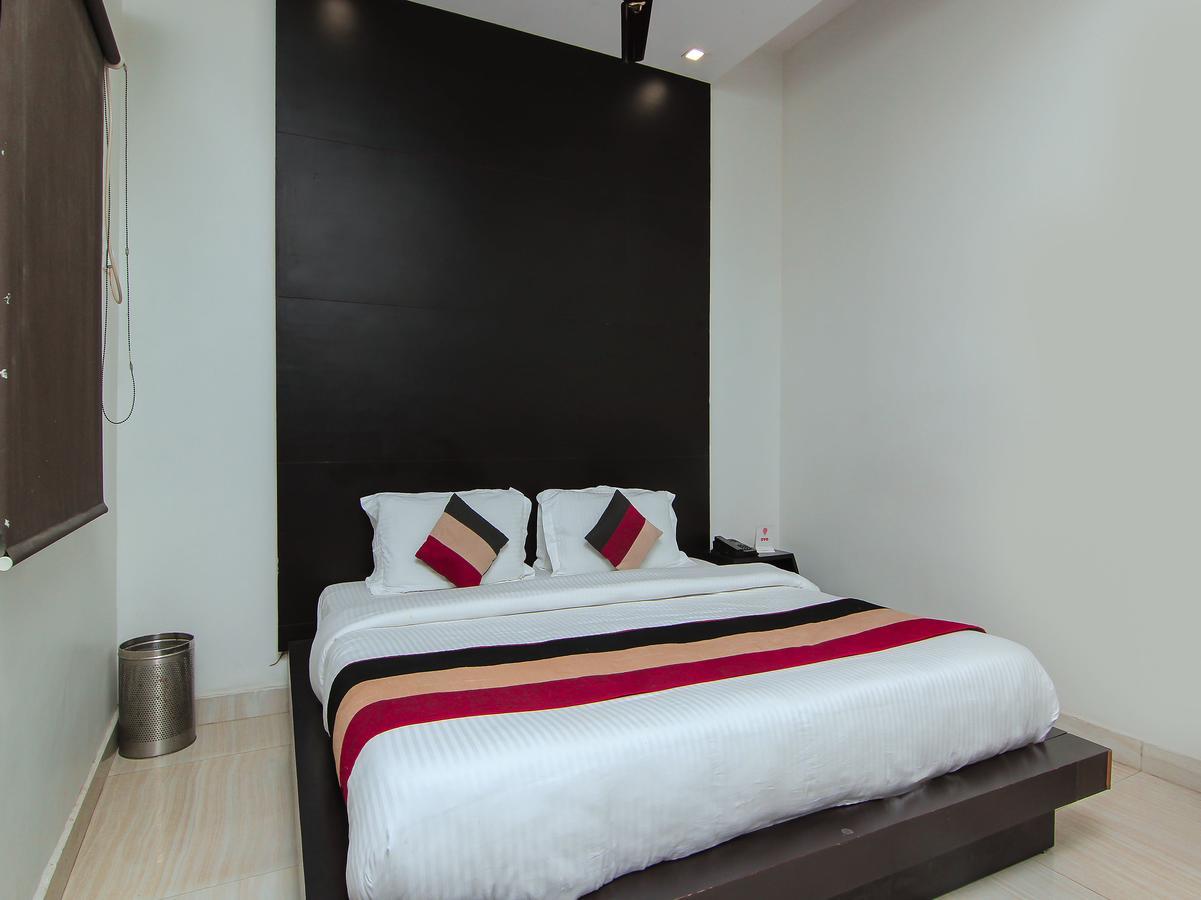 Hotel Oyo 1358 Hotel Crossroad Lucknow