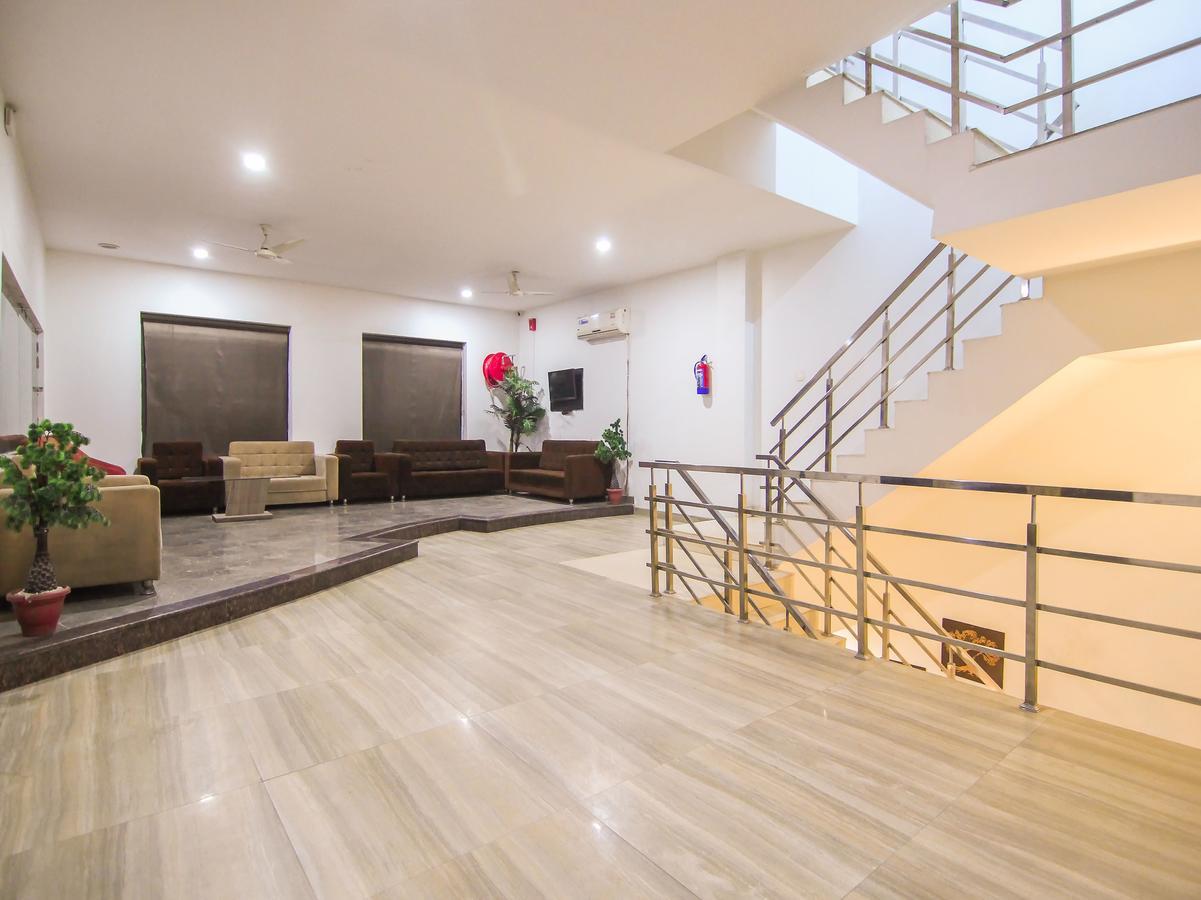 Oyo 1358 Hotel Crossroad Lucknow
