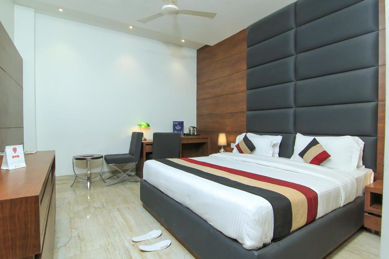Hotel Oyo 1358 Hotel Crossroad Lucknow