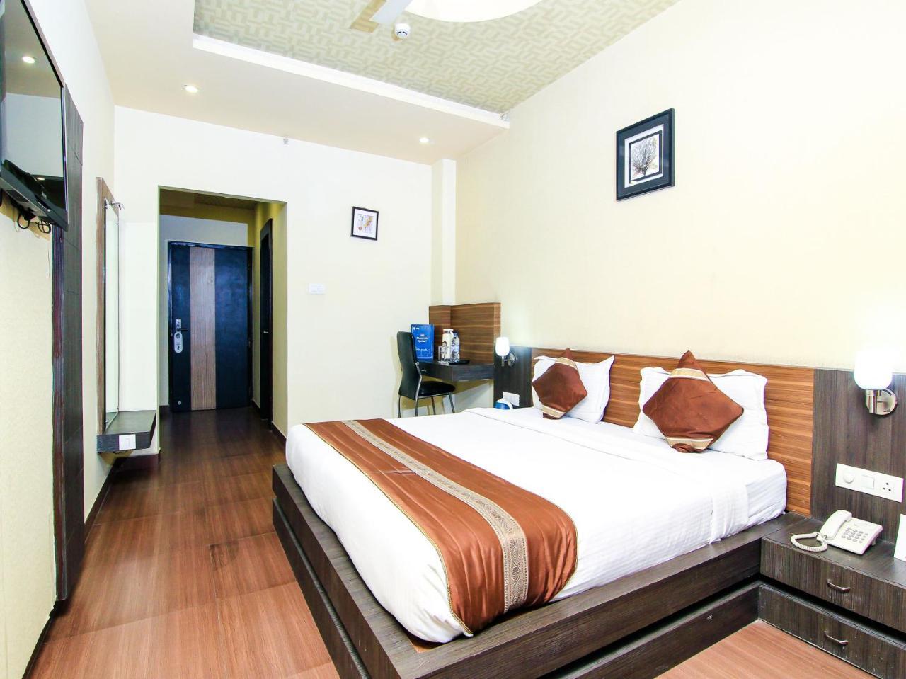 Oyo 2136 Hotel The Continental Hotel Lucknow