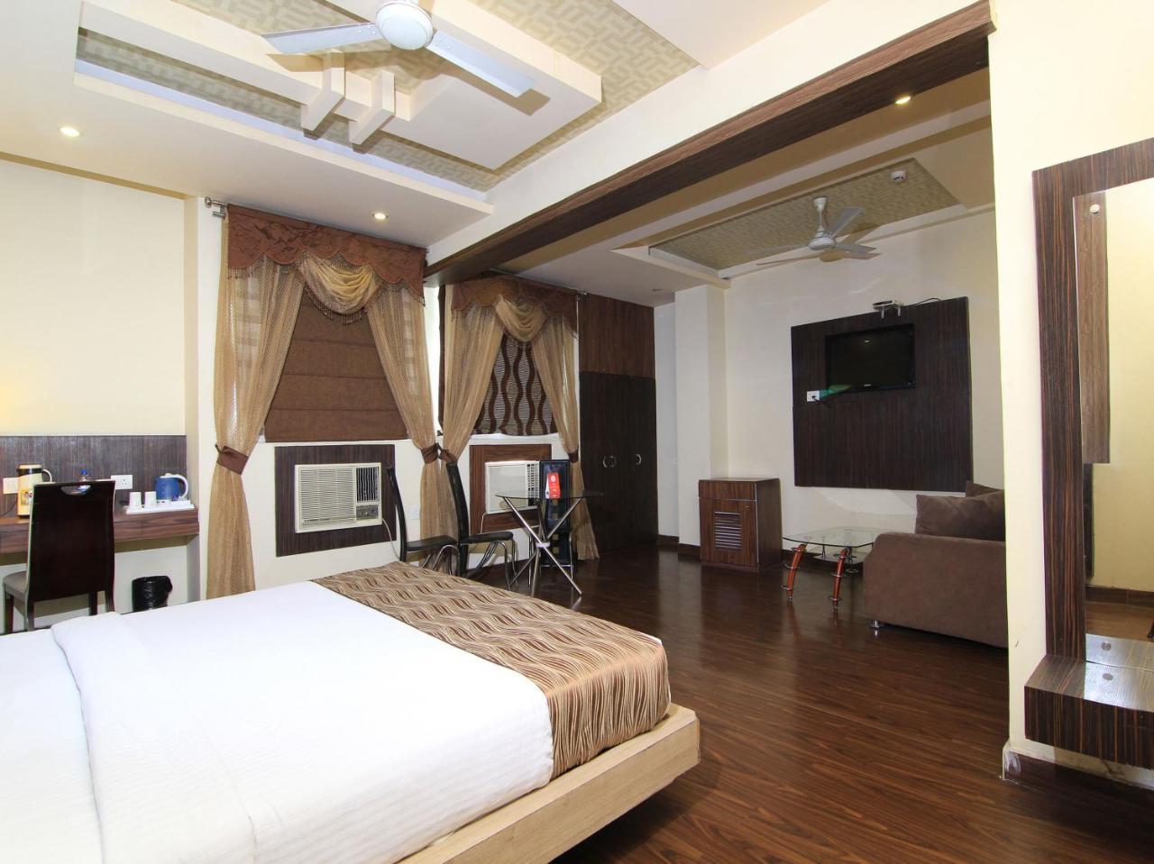 Oyo 2136 Hotel The Continental Hotel Lucknow