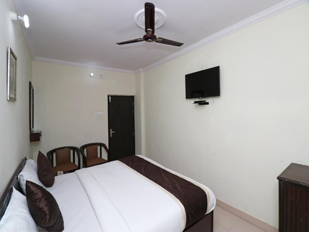 Hotel Oyo 23009 Maxx Lucknow