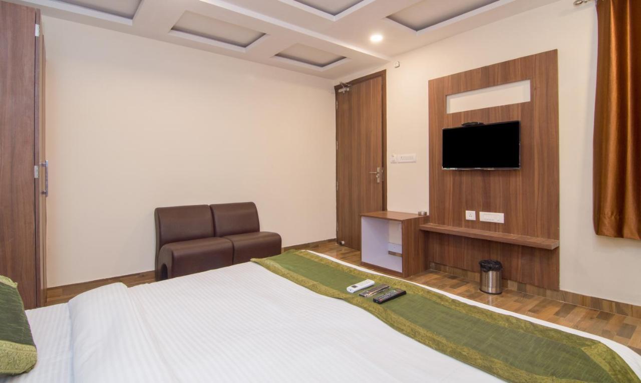 Treebo Trend Bipin International Hotel 3*