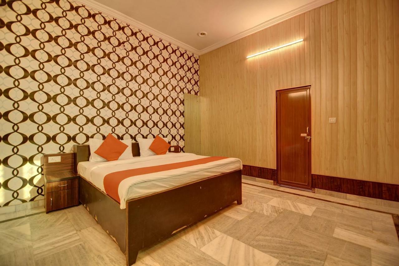 Oyo 19533 D Nest Hotel Lucknow