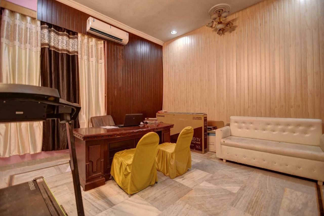 Hotel Oyo 19533 D Nest Lucknow