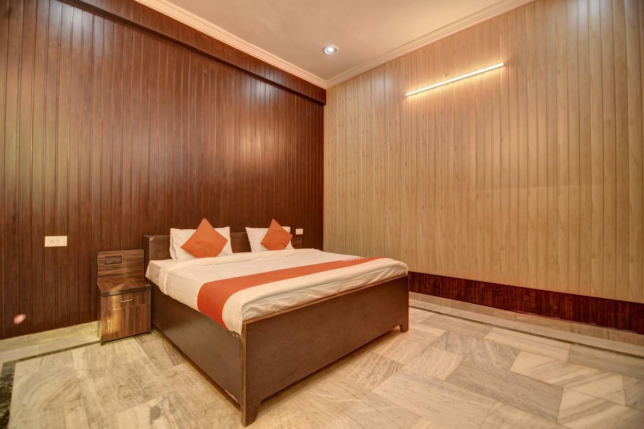 Oyo 19533 D Nest Hotel Lucknow