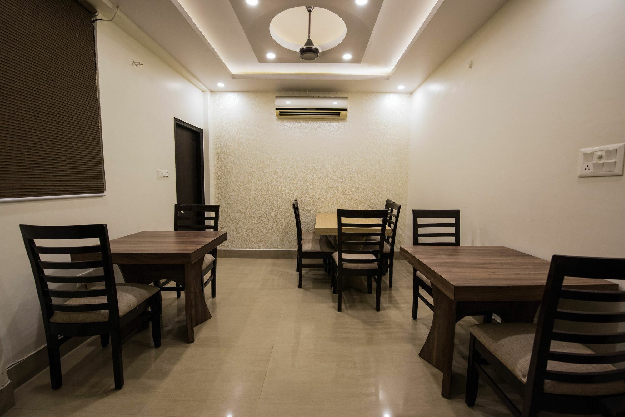 Eclat Mint Gomti Nagar Inn
