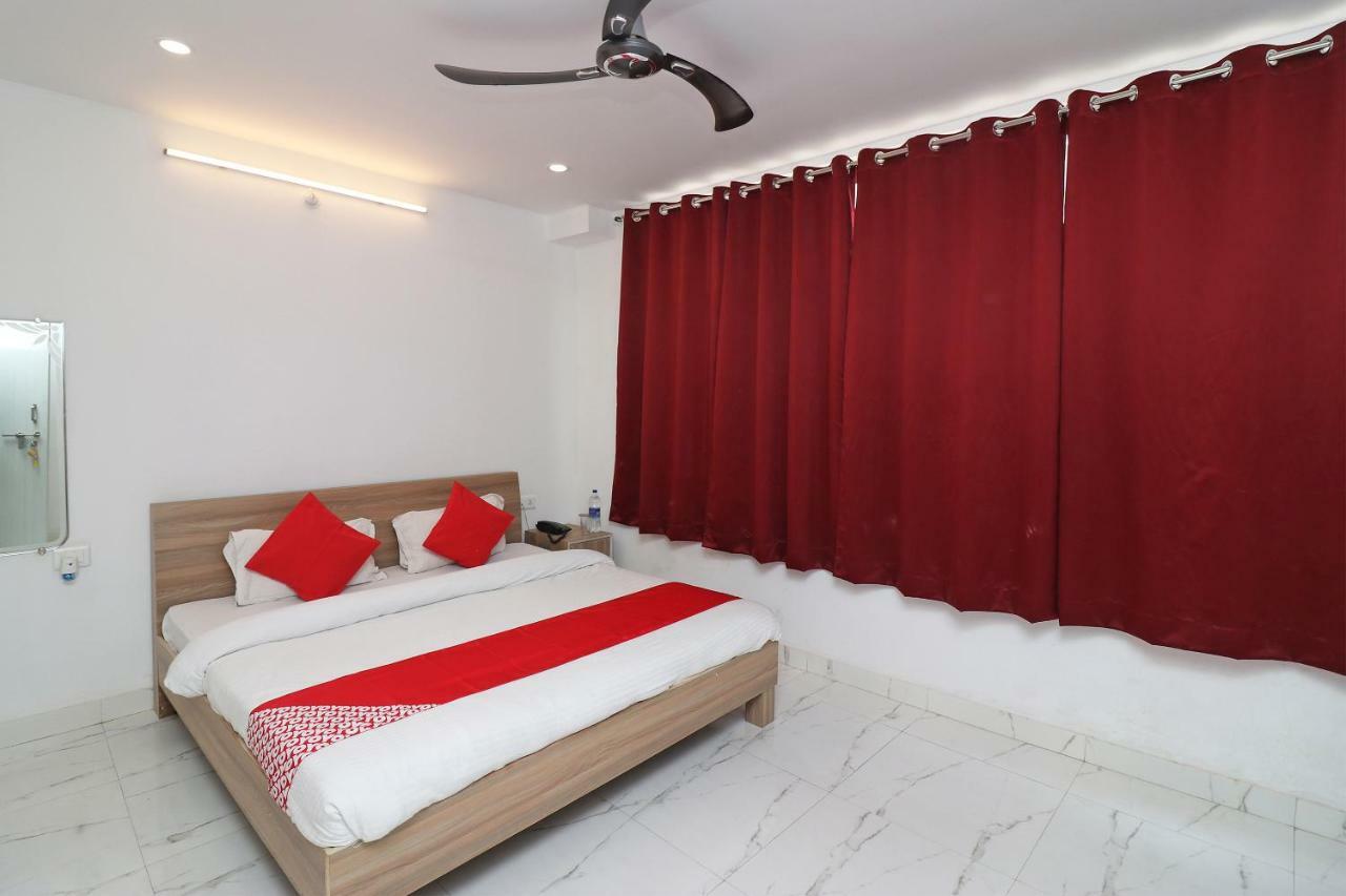 Oyo 11069 Star 3* Lucknow