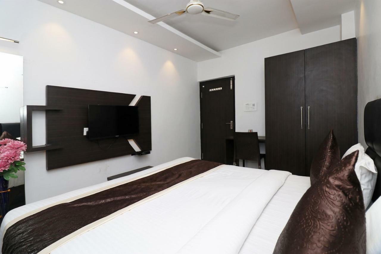 Hotel Oyo 23009 Maxx Lucknow