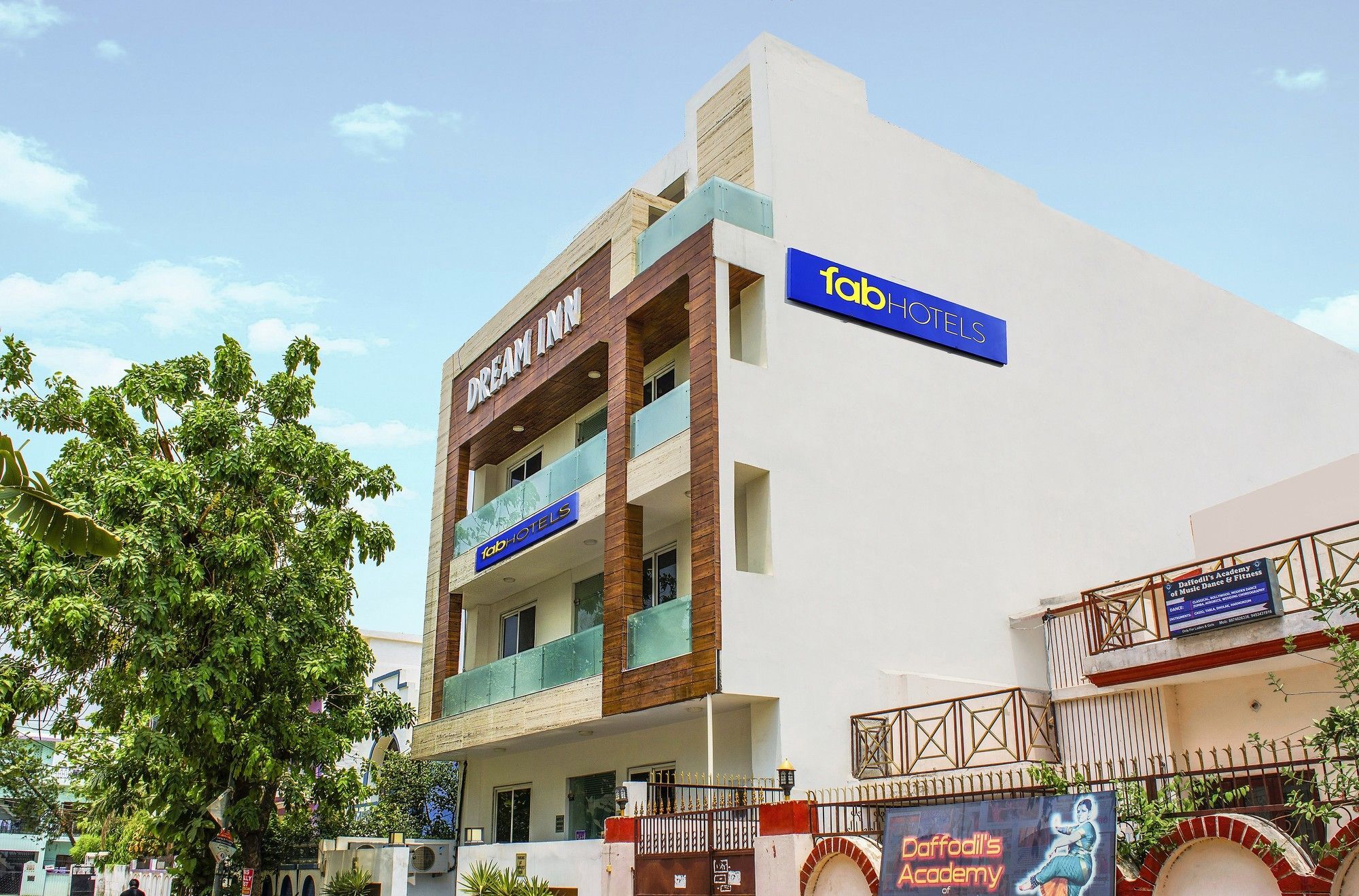 Hotel Fabhotel Dream Vikas Nagar