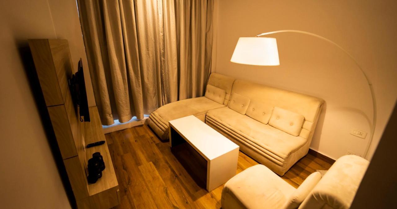 Crossroad Hotel