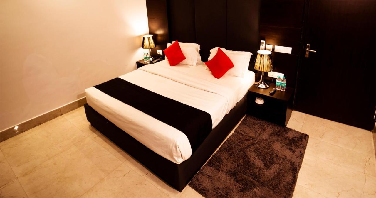 Crossroad Hotel